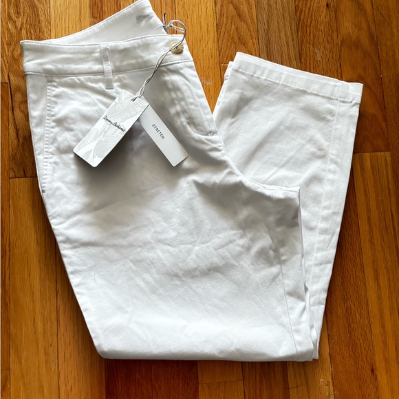Tommy Bahama Pants - Tommy Bahama size 8 White crop pants 24” length